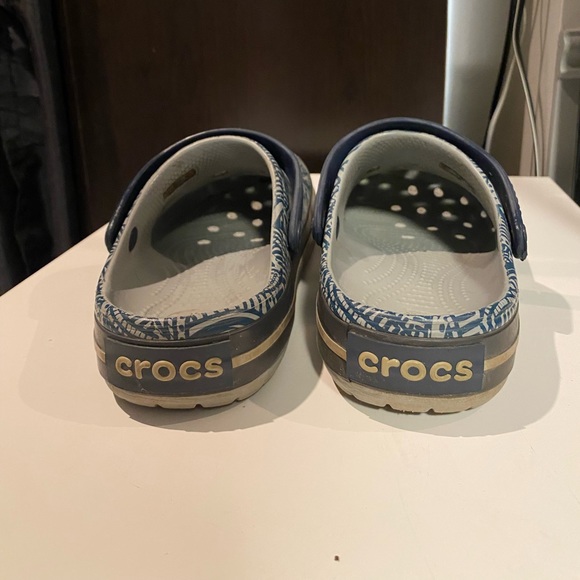 ❌SOLD❌Blue Aztec Crocs - Picture 3 of 4